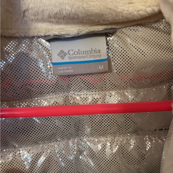 Columbia white out omniheat puffer coat- white purple blue floral- like new - Picture 2 of 7